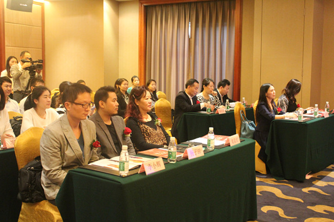 签约现场 1416206331997043.jpg